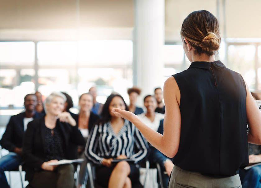 Ce este retenția angajaților și cum contribuie trainingurile externe